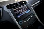 Ford Fusion Hybrid SE 2013 года